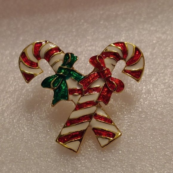 Candy Cane Pin - Picture 1 of 3